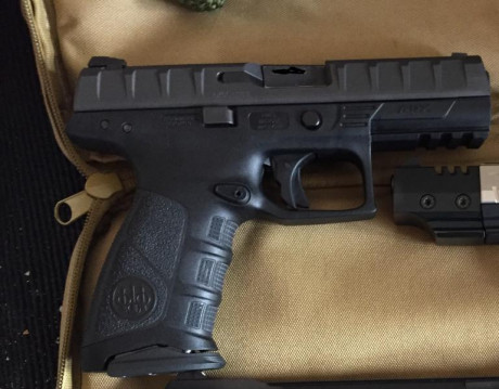 Vendo Beretta APX, en muy buen estado, se ha utilizado poco. Tiene el muelle del disparador cambiado por 00