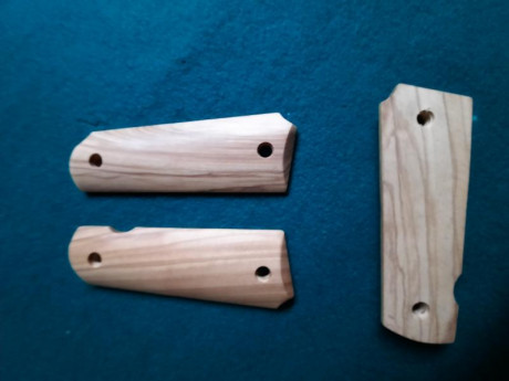 Vendo estos dos pares de cachas a estrenar.
Son de madera "Palo rosa" 100%, no solo chapado. 00