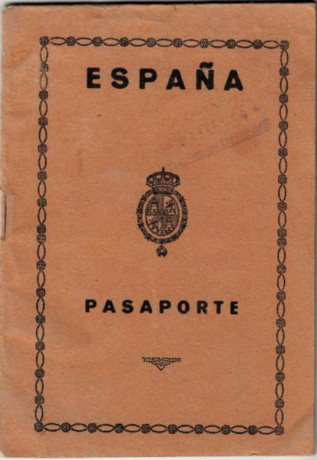  EN RECUERDO Y HOMENAJE A LOS QUE YA NO ESTÁN. 

Si pones en  GOOGLE   PASAPORTES EN LA MEMORIA  da igual 80