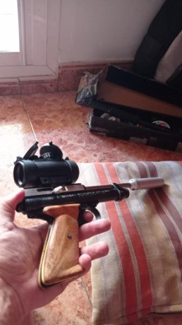 Vendo una de mis pistolas favoritas es un Crossman 2240 de 5,5 cal .Tiene varias mejoras como : tornillo 02