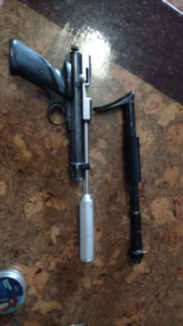 Vendo una de mis pistolas favoritas es un Crossman 2240 de 5,5 cal .Tiene varias mejoras como : tornillo 01