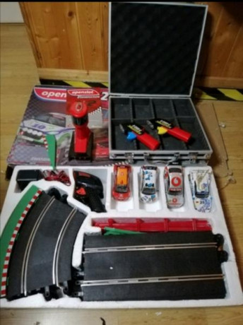 Cambio circuito OpenSlot (adaptable a Scalextric) circuito forma de 8 en su caja, más 2 mandos con cable 00