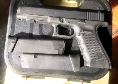 Se vende Glock 34, cuarta generación, dos cargadores de 19 cartuchos, maletín y lomos.
Guiada en "F"
Se 01