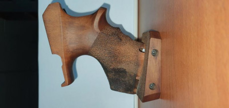 Cacha para pistola Sp 22lr Pardini del nuevo modelo.
Talla M
No está retocada.
Precio  135€ . Portes incluidos. 02