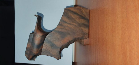 Cacha para pistola Sp 22lr Pardini del nuevo modelo.
Talla M
No está retocada.
Precio  135€ . Portes incluidos. 01