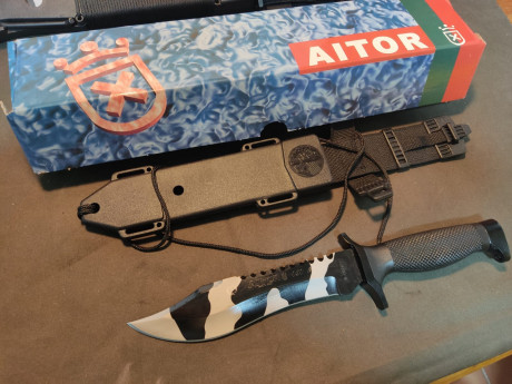 Se vende un Oso Camo Urban. Nuevo, en su caja.
Precio: 75€ 00