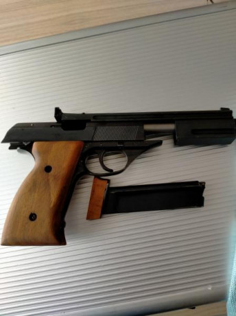 Hola vendo pistola Astra ts 22 en muy buen estado  sin marcas ni arañazos cañón nuevo como todas las 22 02
