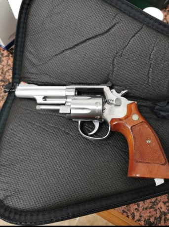 Vendo revolver 357 magnun, perfecto estado, muy pocos disparos. 400 euros, acepto carabina como cambio 00