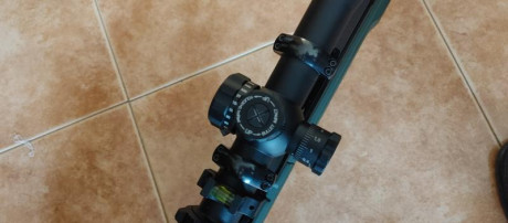 Hola.
Vendo este visor con lentes de baja dispersión. 
La retícula es especifica de meopta para calculo 02