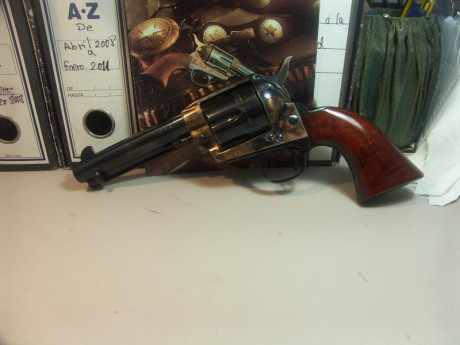 VENDIDO. Revolver Cal. 45 Peacemaker  4" 3/4, modelo "Cimarrón" de Aldo Uberti. 02