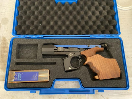 Un compañero del club vende una Matchguns MG2E RF en muy buen estado. Funciona perfectamente, tiene cacha 02