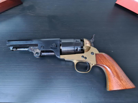 VENDIDO
Vendo Revolver de avancarga calibre 44, marca F. Lli pietta, en muy buen estado, solo ha disparado 02