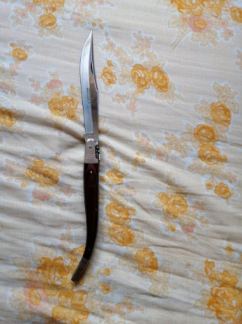 Navaja sevillana de j.j Martínez de Santa Cruz de muela, cachas de Estamina.
Precio 40€ 00