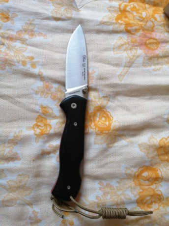 Preciosa navaja de la casa Nieto en Micarta.
En perfecto estado. Precio 60€ 00