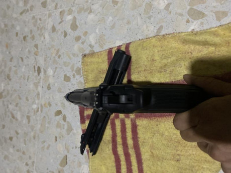Muy a mi pesar vendo Beretta 92fs con alzas micrometricas en ambos carros 4 cargadores del 9 y uno del 00