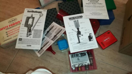 Por dejar recarga, vendo lote completo de mi equipo.
Marca Lee prensa, dosificador, empistonador manual, 01