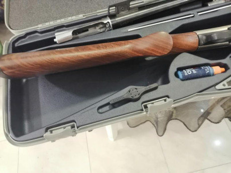 Se cambia por rifle de caza de mi interés,en similar estado,antiguedad y precio de nuevo que mi escopeta.Apenas 32