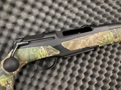 Vendo un Merkel Helix calibre 300wm, camuflaje Realtree, sin visor.
Comprado nuevo.
Estado como nuevo 11