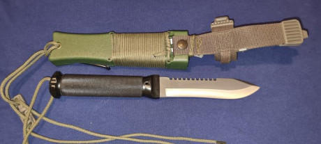 Una variante "rara" del cuchillo J.K.II conocido en todo el mundo.
Fuentes oficiosas dicen que 12