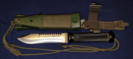 Una variante "rara" del cuchillo J.K.II conocido en todo el mundo.
Fuentes oficiosas dicen que 11