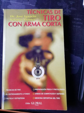 Hola a todos:


Hace muchos años mi amigo José Ignacio me regalo este libro pero lo que suele pasar, se 120