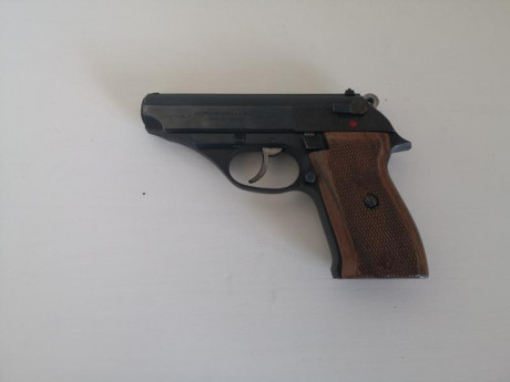 Se vende pistola Astra Constable del calibre 9 corto (380ACP) con dos cargadores.
Pistola guiada con licencia 02