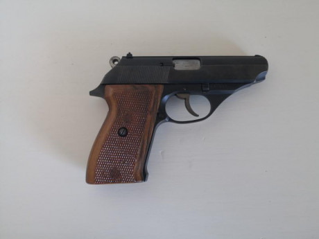 Se vende pistola Astra Constable del calibre 9 corto (380ACP) con dos cargadores.
Pistola guiada con licencia 01