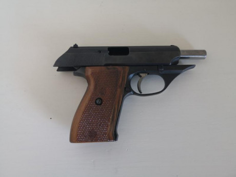 Se vende pistola Astra Constable del calibre 9 corto (380ACP) con dos cargadores.
Pistola guiada con licencia 00