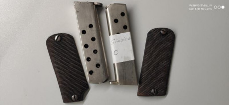 Vendo dos cargadores y cachas de madera de una pistola Star Sindicalista del calibre 9mm Corto. En buen 00