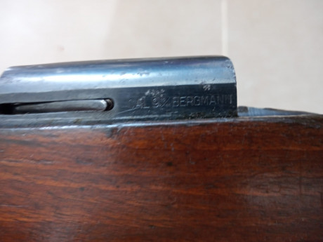Se vende este preciosa arma. Es de un amigo, coleccionista. Es del año 1922. En 9mm largo. Usa los mismos 01