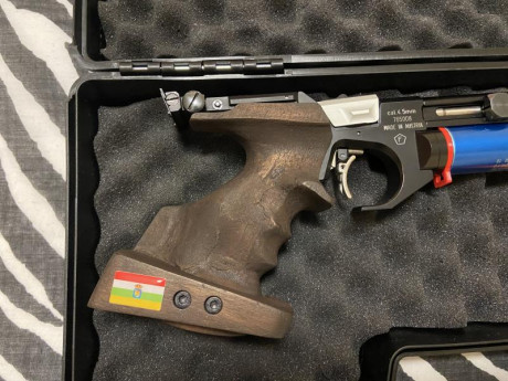 Vendo por falta de uso esta Steyr LP Match en muy buen estado, con cubrecañón, contrapesos y compensador 01