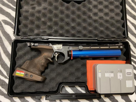 Vendo por falta de uso esta Steyr LP Match en muy buen estado, con cubrecañón, contrapesos y compensador 00