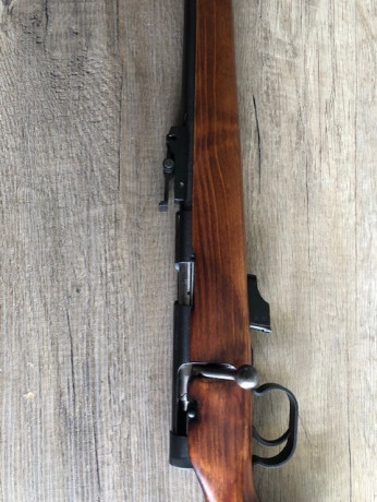 Vendo carabina Toz modelo 17-01 de fabricación rusa, calibre 22LR. En perfecto estado.

140€. Gastos de 10