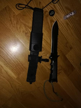Vendo cuchillo de supervivencia Aitor Commando Black, totalmente nuevo. Mas fotos por privado. 
70euros. 20