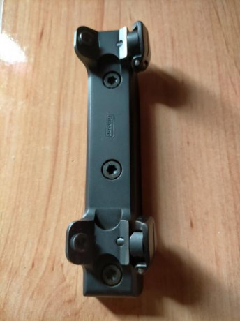 Vendo monturas blaser carril zeiss en perfecto estado 300 euros no negociables.un saludo. 01
