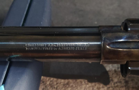 Hola, soy nuevo en este mundo de la pólvora negra y recientemente adquirí un Uberti Cattleman de 4" 00
