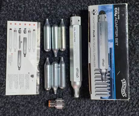 Vendo adaptador Walther para usar dos botellas de 12gr de CO2 en carabinas que usan botellas de 88gr. 00