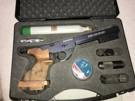 Vendo alfa proj match co2, con 30 botellines de carga y un extintor para cargar la botella nodriza, la 01
