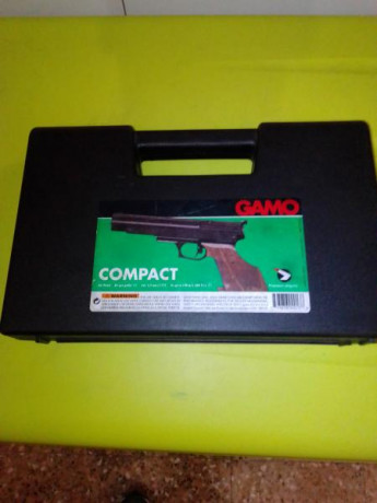 la pistola se deja barata, la función de cargar la hace bien pero al soltar el disparador se efectúa un 02