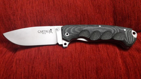 Vendo navaja j&v cartago con cachas en micarta verde con separadores rojos y funda de piel. Nunca 02