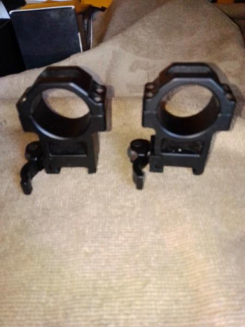 UTG LEAPERS CON SUELTA RAPIDA , ALTAS PARA TUBO DE 30MM Y CARRIL WEABER. 
EN VALENCIA 676590294 CONDICIONES 01