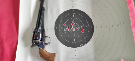 Se vende Remington Outlaw fabricado por Uberti, calibre 45 Long Colt.

 Impecable. Solo 23 disparos.
Se 02