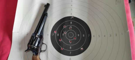 Se vende Remington Outlaw fabricado por Uberti, calibre 45 Long Colt.

 Impecable. Solo 23 disparos.
Se 01
