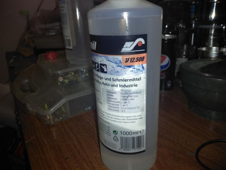 Vendido. Gracias.


Vendo por tener otro bote, igual.

Y viendo que tendré lubricante de silicona hasta 00