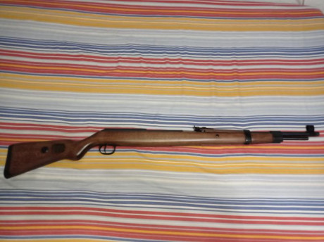 :clint: Buenos  días, 
Vendo o también cambio  preciosa  diana  mauser  k98  en 
 calibre  4.5,  funcionamiento 01
