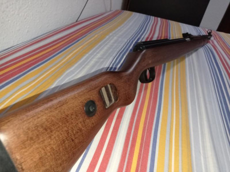 :clint: Buenos  días, 
Vendo o también cambio  preciosa  diana  mauser  k98  en 
 calibre  4.5,  funcionamiento 00