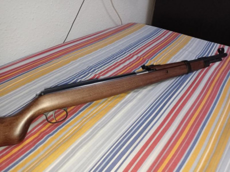 :clint: Buenos  días, 
Vendo o también cambio  preciosa  diana  mauser  k98  en 
 calibre  4.5,  funcionamiento 11