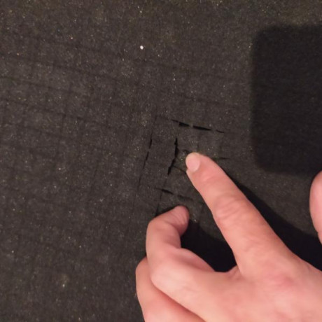 Buenos días, 

  VENDIDO!!!!....SE PUEDE CERRAR  

Se vende maleta rígida de aluminio HMF 14405-02 para 00