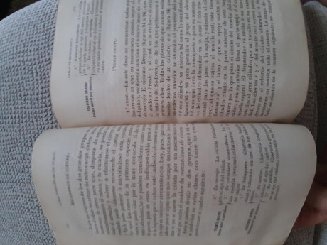 Libro Armas portátiles de fuego. Manuel Cano y León. 1881. 256pp y 10 láminas. 50€ más gastos de envío. 12