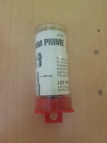 Vendo prensa LIMAN Crucher II 120 Euros  mas portes y regalo un empistonador de prensa LEE, muy robusta, 00
